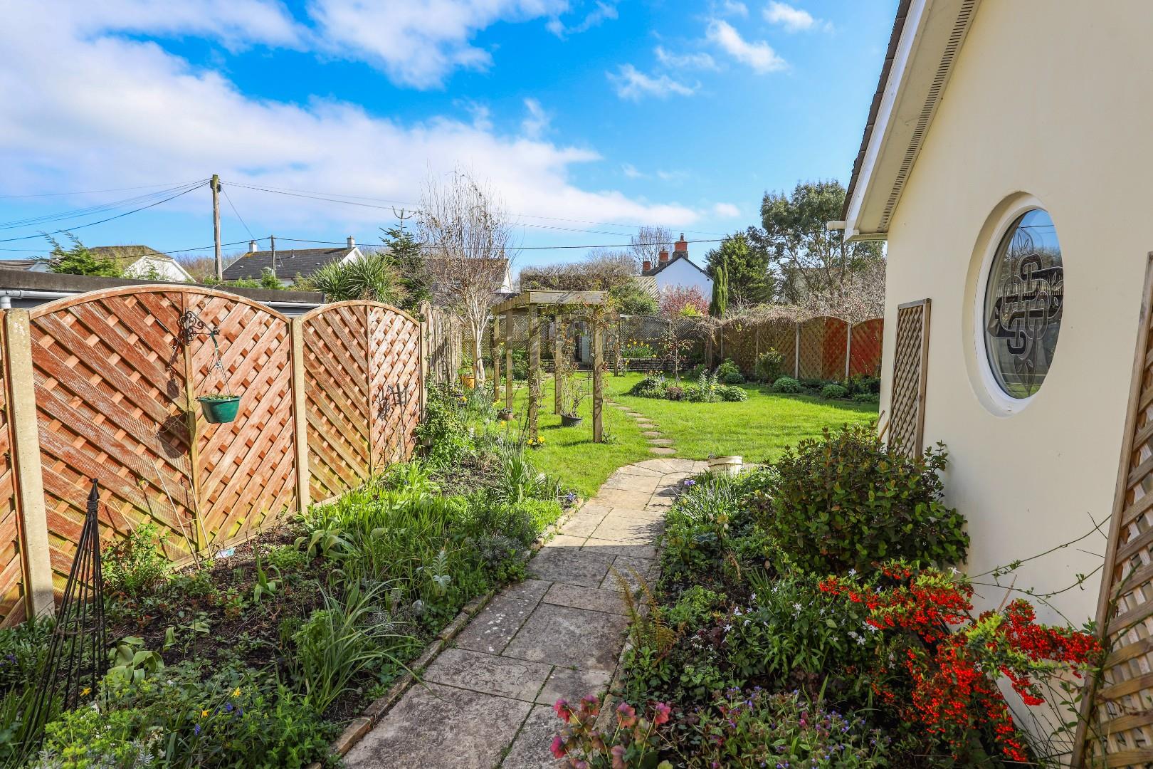 Swn-Y-Nant, Tyle House Close, Llanmaes, Nr Llantwit Major, CF61 2XZ